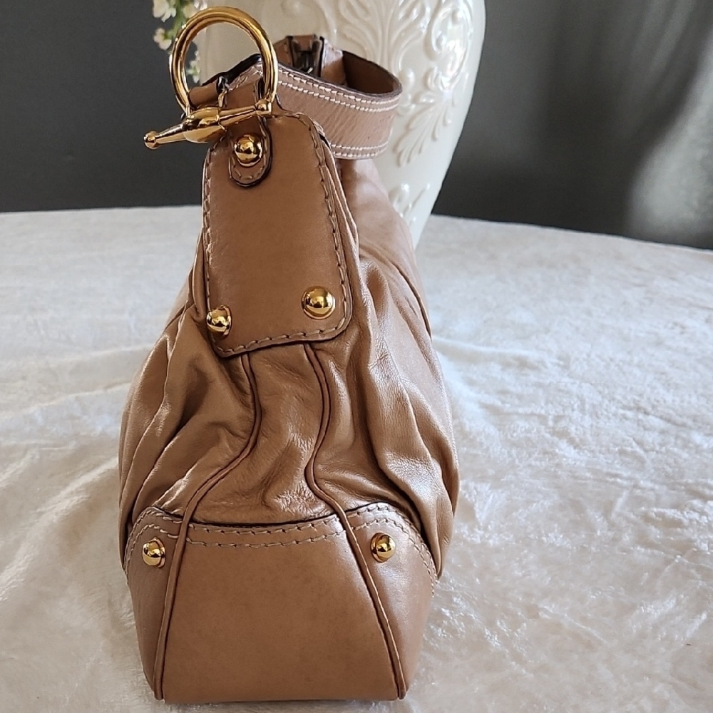 ‼️FINAL SALE‼️Gucci Tan Leather Shoulder Bag - Picture 4 of 16